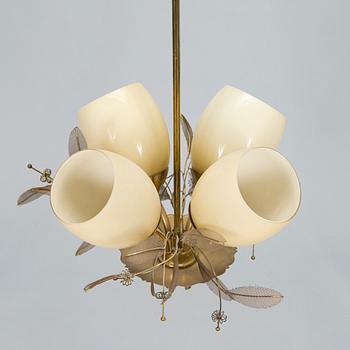 Paavo Tynell, A mid-20th-century '9029/4' chandelier for Taito, Finland.