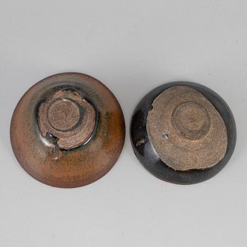 Two glazed ceramic bowls, Song dynasty.