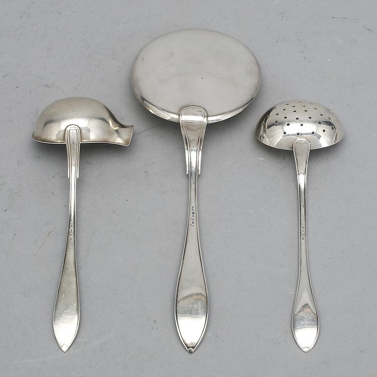 SERVERINGSBESTICK, 3 delar, silver, "Svenskspets", bla CG Hallberg och GAB, Stockholm 1912- 24. Vikt ca 179 gram.