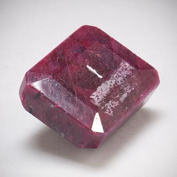 RUBIN, naturlig, ca vikt 176,9 g.