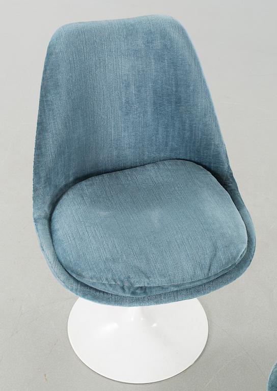 EERO SAARINEN, stolar, 2 st "Tulip" Knoll International, 1900-talets andra hälft.