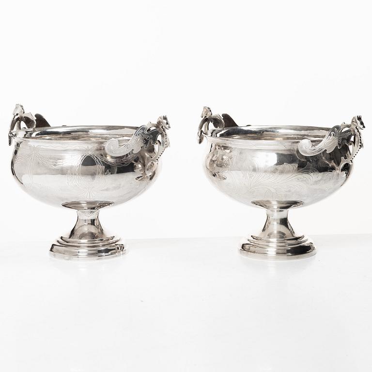 A pair of Swedish sterling silver bowls, mark of Guldsmed S Petersson i Söderhamn Ab, Bollnäs 1987.