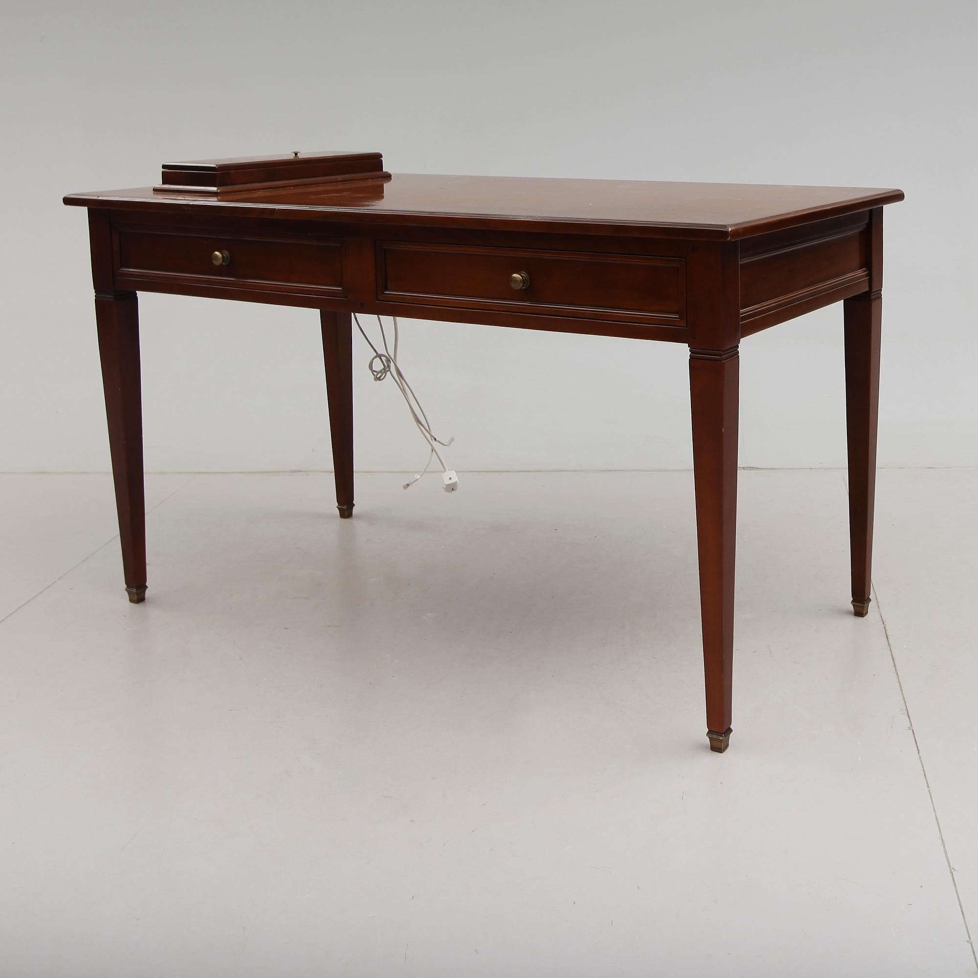 SKRIVBORD, gustaviansk stil, 1900-talets andra hälft.