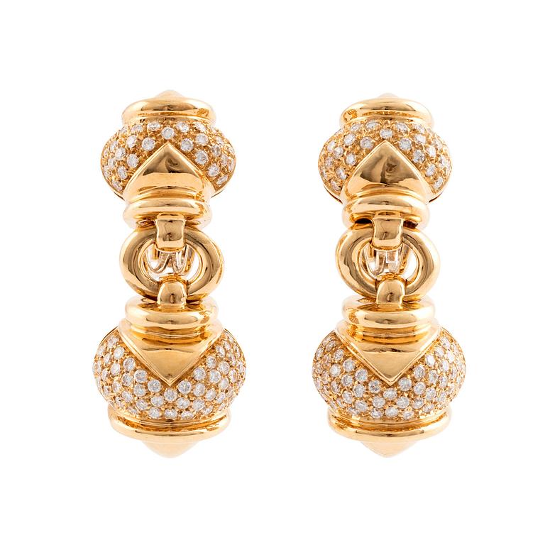 A pair of 18K gold earrings set with round brilliant-cut diamonds.