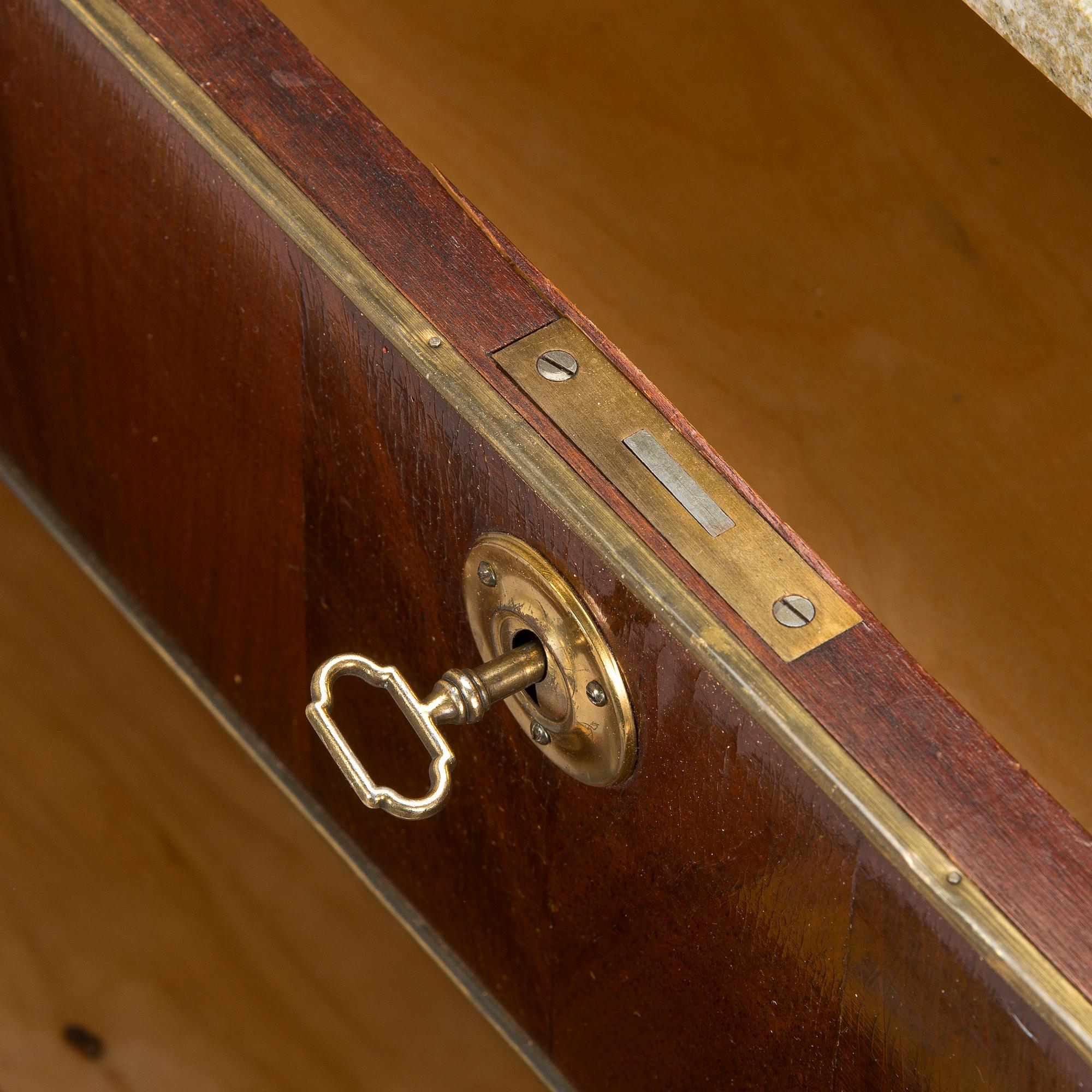 A late 20th century drawer.