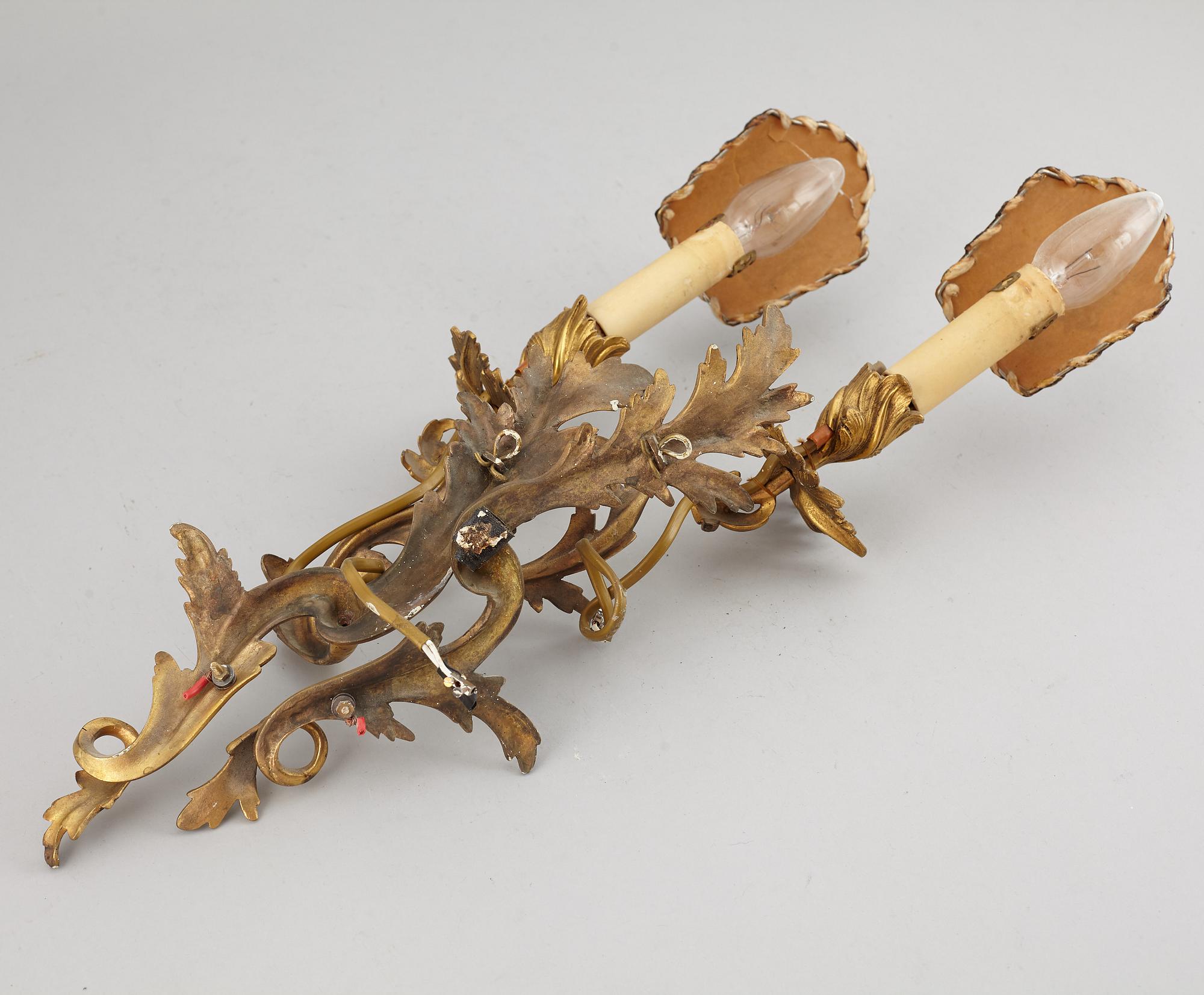 APPLIQUER, för ett ljus, ett par, mässing, Louis XV-stil 1900-tal.