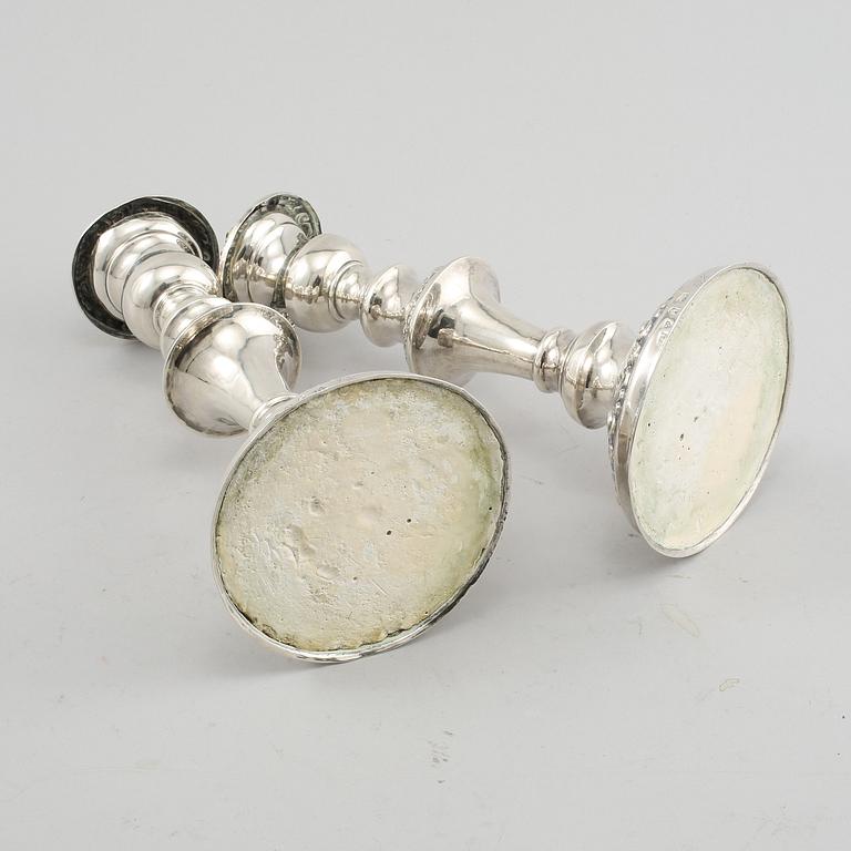 LJUSSTAKAR, ett par, silver, Emanuel Holmberg, Karlskrona, 1847.