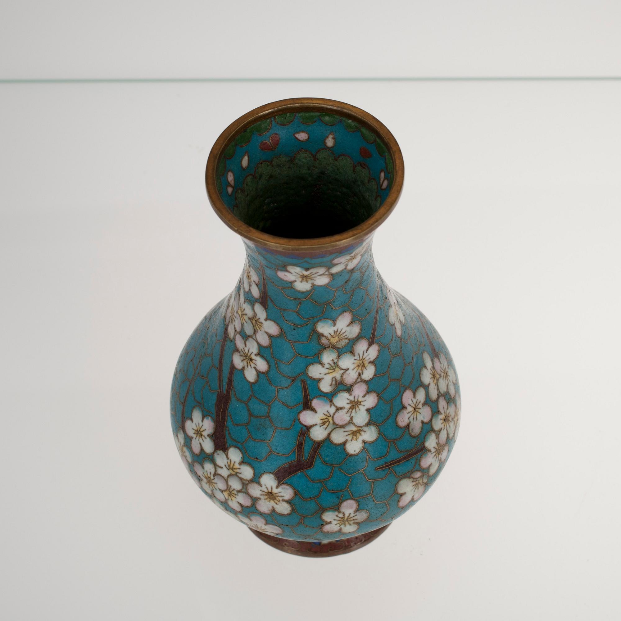 VAS, Cloisonné, signerad, Kina 1900-talets första hälft.