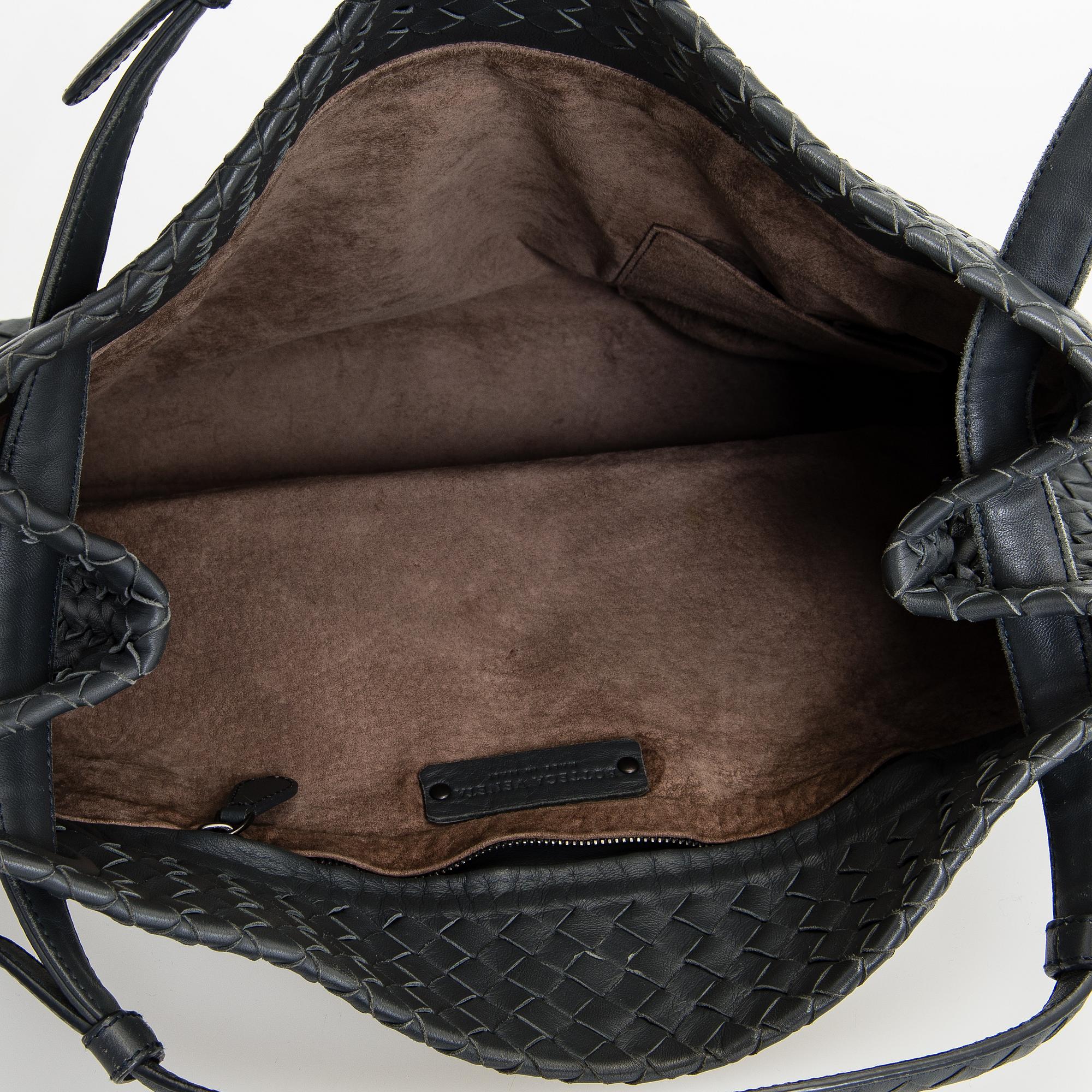 Bottega Veneta, 'Medium Garda' bag.