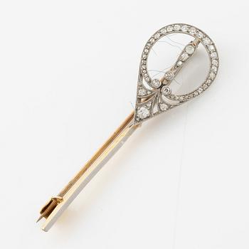 Brooch, gold and old-cut and rose-cut diamonds.