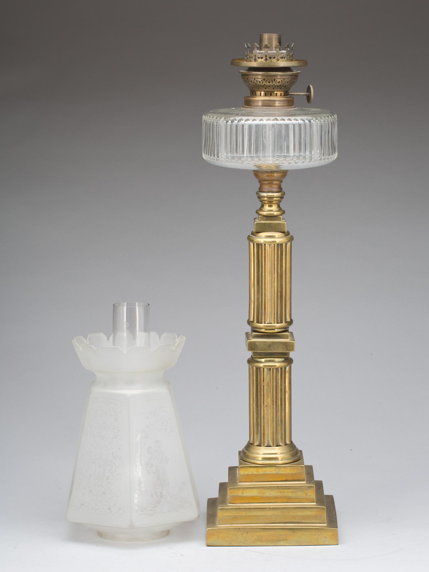 BORDSFOTOGENLAMPA, Gusum, tidigt 1900-tal.