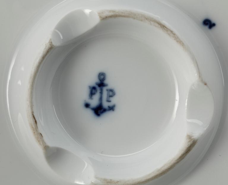 MATSERVIS, 56 delar, porslin, "Meissen", Cauldon, BWM & Co, England omkring 1900.