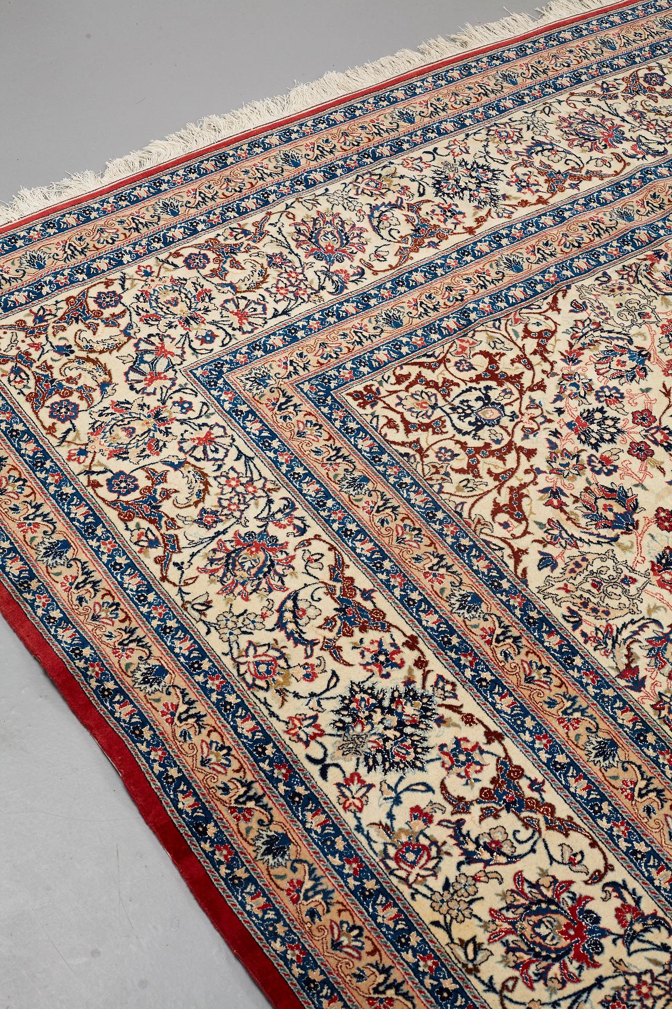 MATTA, Old Nain Tuteshk, part silk, ca 446,5 x 309 cm  (samt kortsidorna med 1 respektive 2,5 cm slätväv).