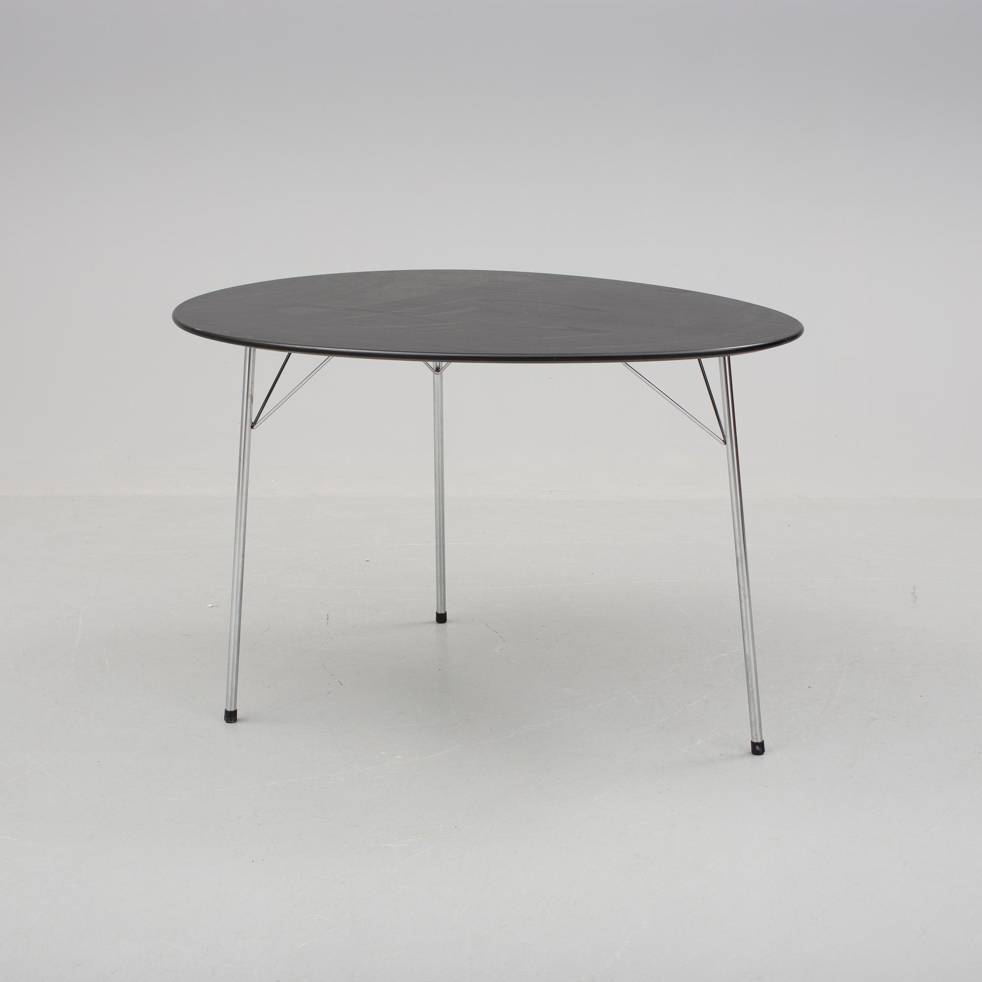 BORD, Arne Jacobsen, Fritz Hansen, 2002.