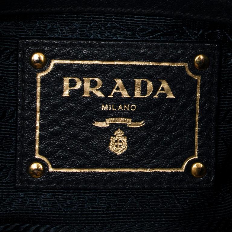 VÄSKA, Prada.