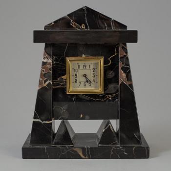 A 20th century marble mantle clock and lidded box.