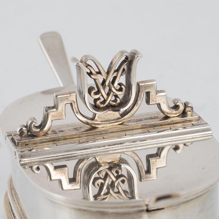 double salt cellar with lid, sterling silver, Stockholm 1957. Two spoons, silver, Stockholm 1954.