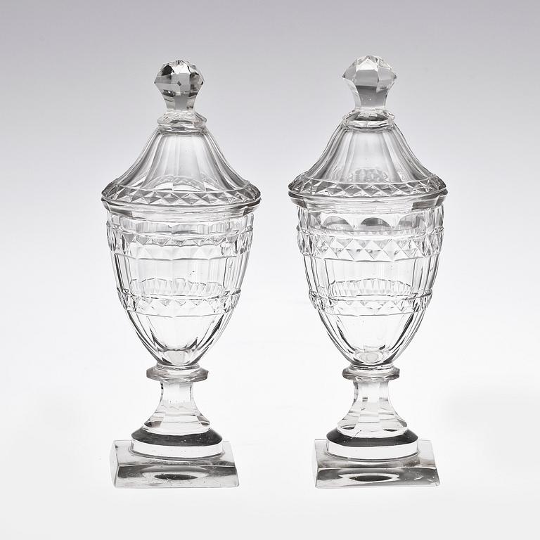 URNOR, ett par, glas, 1800-tal.