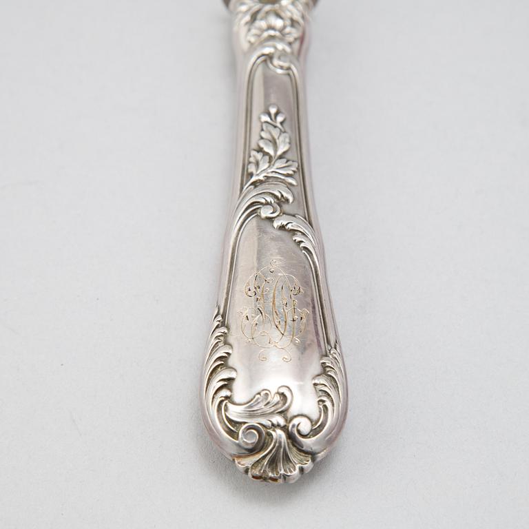 Serveringsbestick, ett par, silver, Frankrike 1800-talets andra hälft. Louis XV-stil.