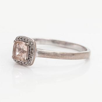 Ring, faceted morganite, octagon-cut diamonds, 18K white gold.