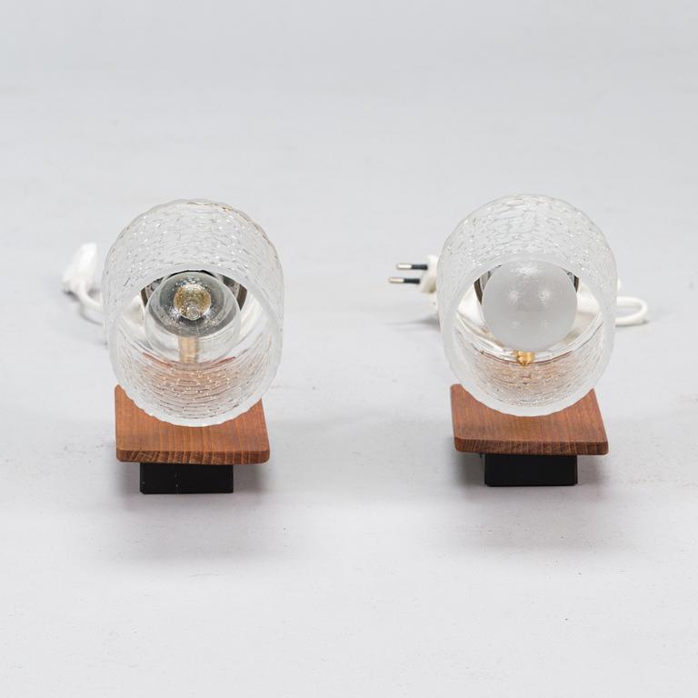 A pair of 1960' '23105' wall lights for Valinte,.