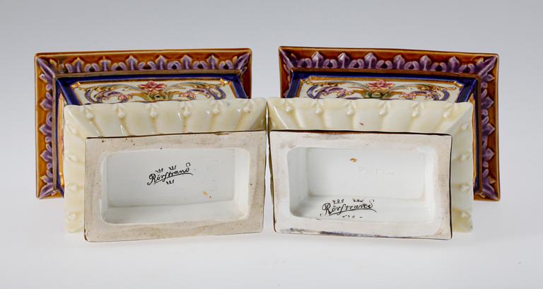 URNA SAMT YTTERFODER, 2 st, majolika, Rörstrand 1800-talets slut.