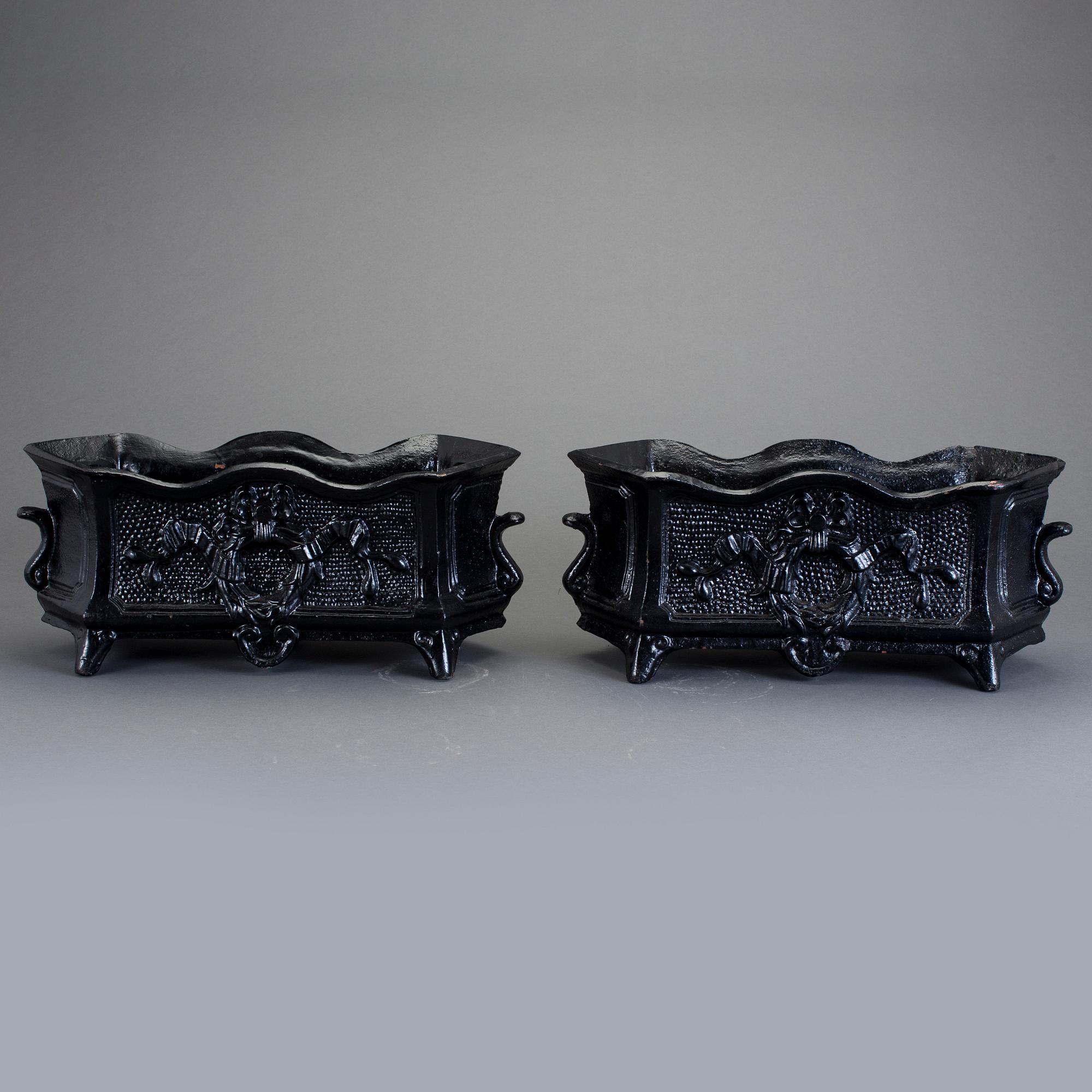 JARDINJÄRER, ett par, gjutjärn, Louis XVI-stil, 1900-tal.