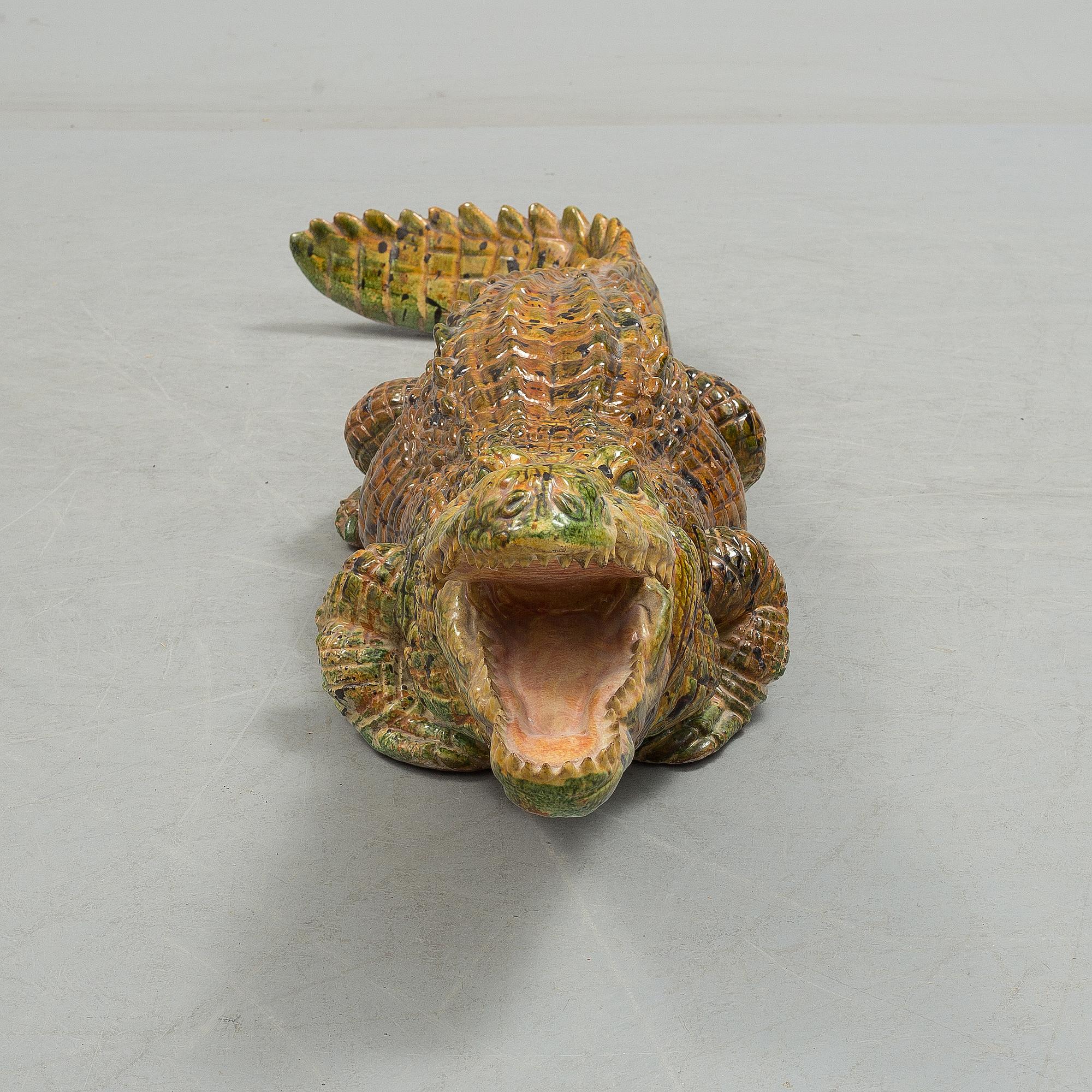 a ceramic crocodile sculpture from the second half of the 20th century.