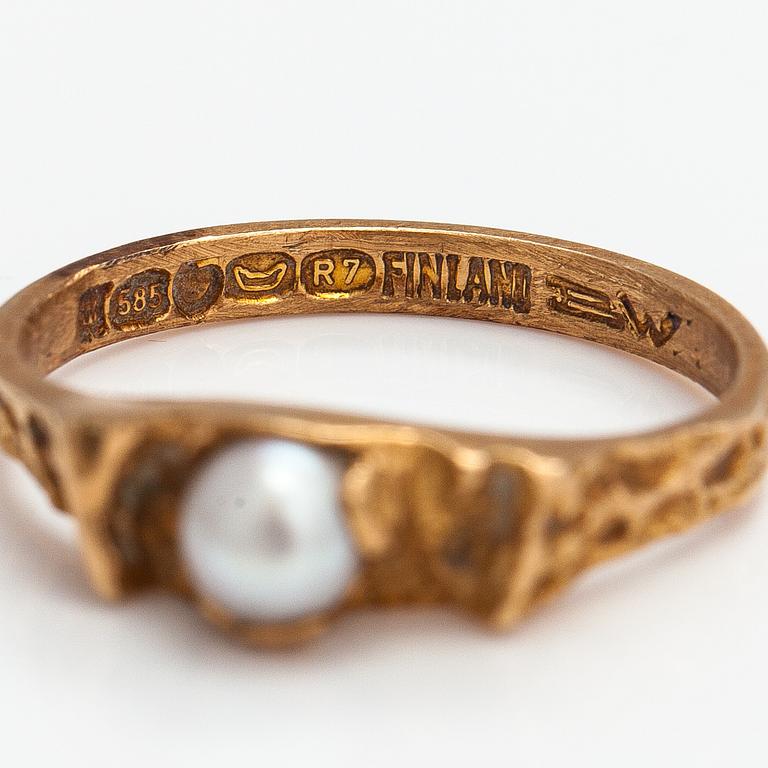 Björn Weckström, Ring "Litet ord", 14K guld, odlad pärla. Lapponia 1970.