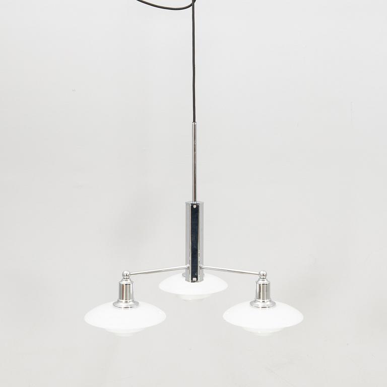 Poul Henningsen, taklampa "PH 2/1" för  Louis Poulsen Danmark.