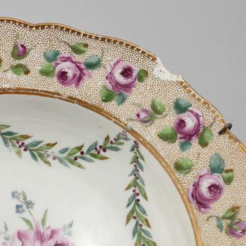 TALLRIKAR, 2 st, porslin, Meissen, möjligen 1700-tal.