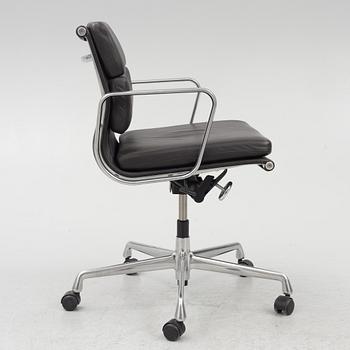 Charles & Ray Eames, office chair, "Soft Pad Chair EA217", Vitra.