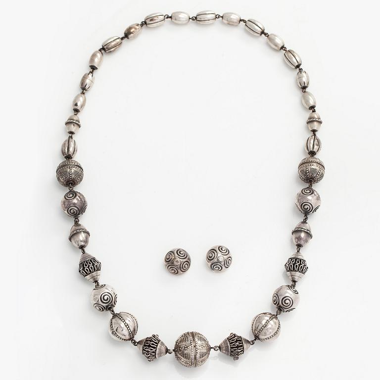 Kalevala Koru, A sterling silver necklace bracelet and earrings, "The Treasure from Halikko" 1979 and 1988.