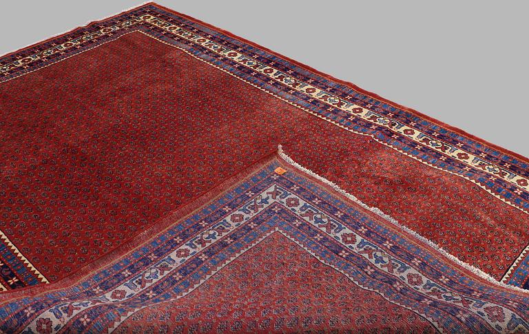 A CARPET, Saruk-Mir, around 325 x 220 cm.