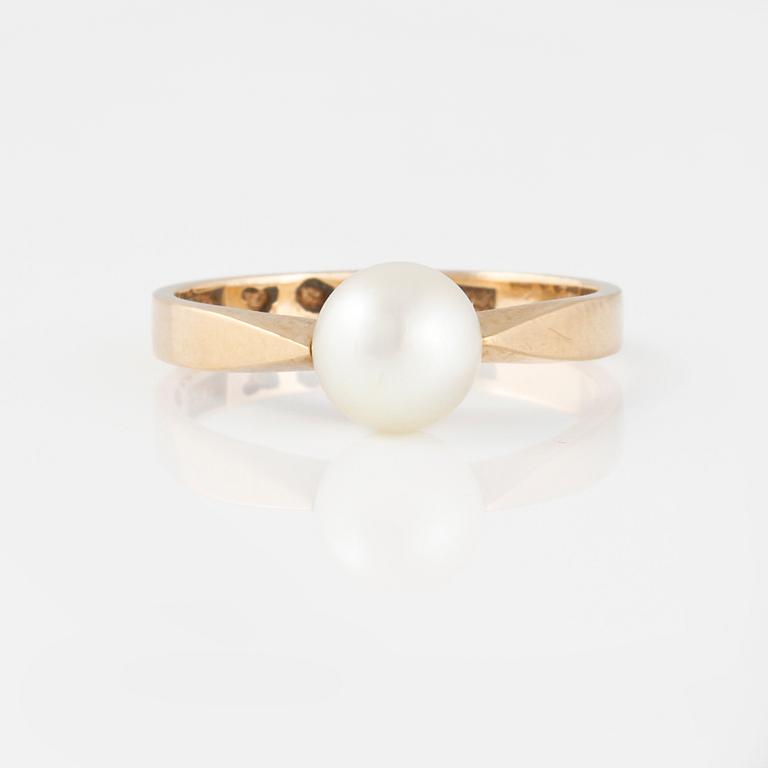 RING, med odlad pärla.