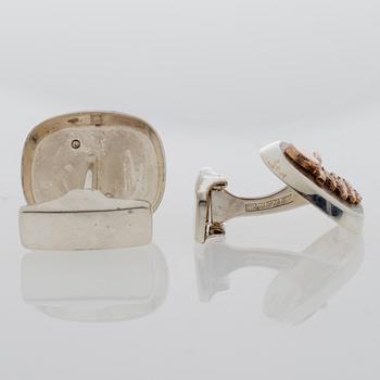 MANSCHETTKNAPPAR, SLIPSNÅL, ARMBAND och BROSCH, silver. Kalevi Sara, Åbo 1986.