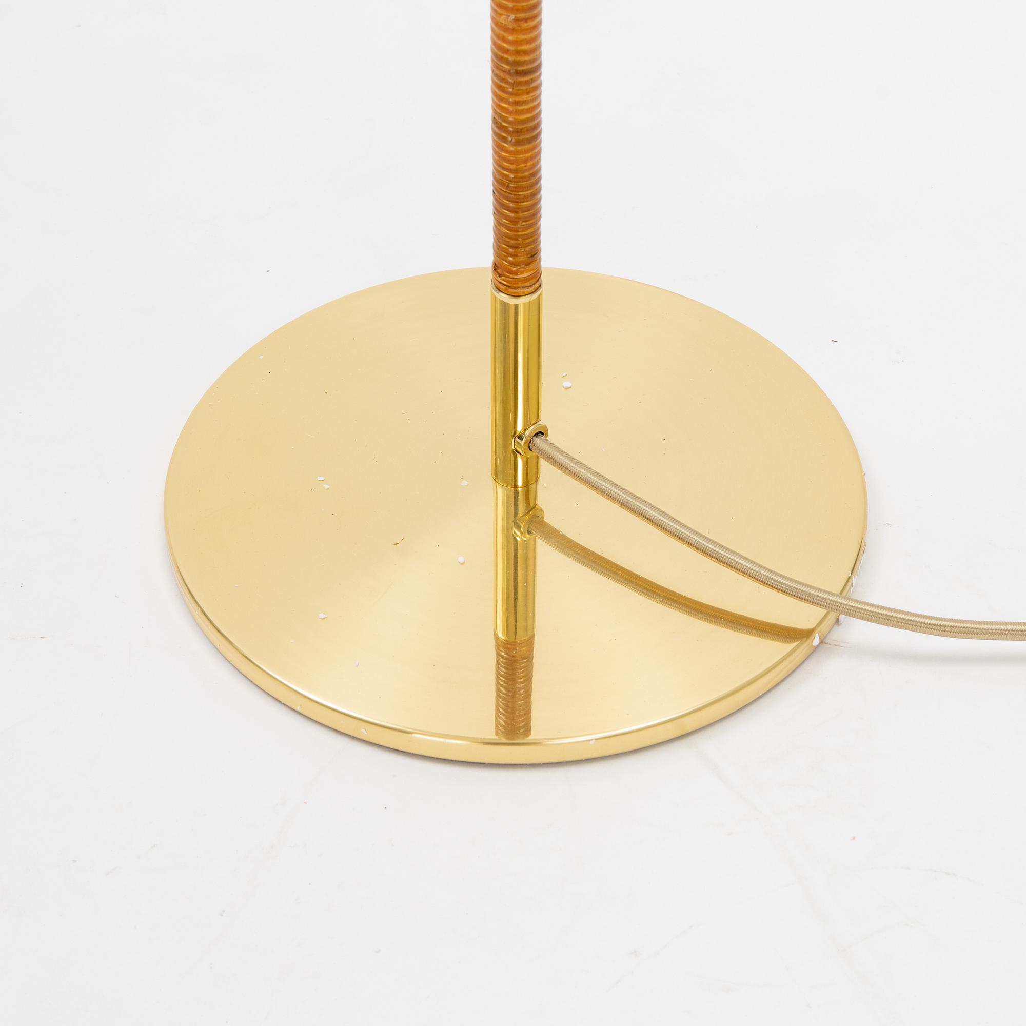 Paavo Tynell, golvlampa, modell 9602, Gubi, samtida.