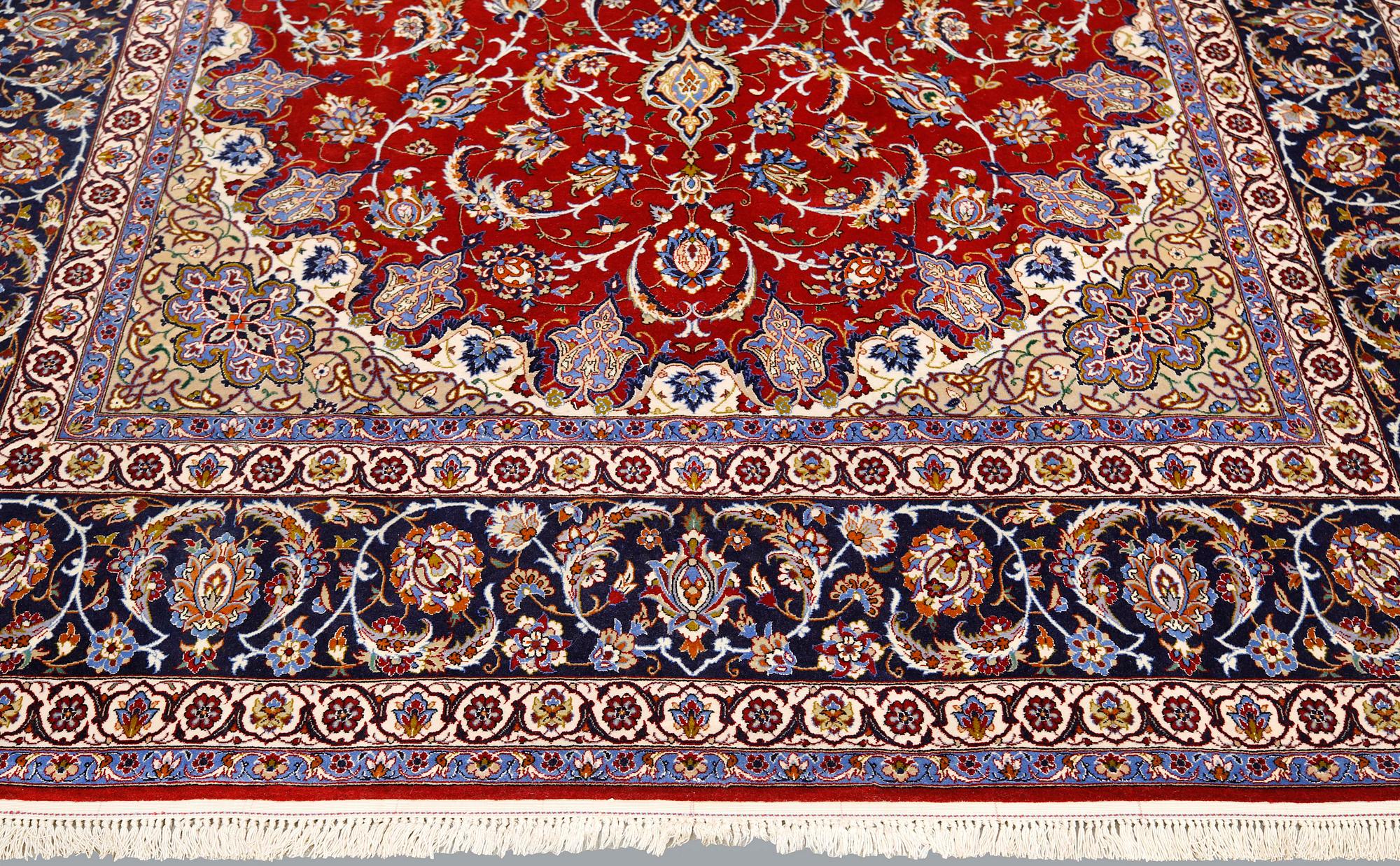 Carpet, Isfahan, part silk, 312 x 210 cm.