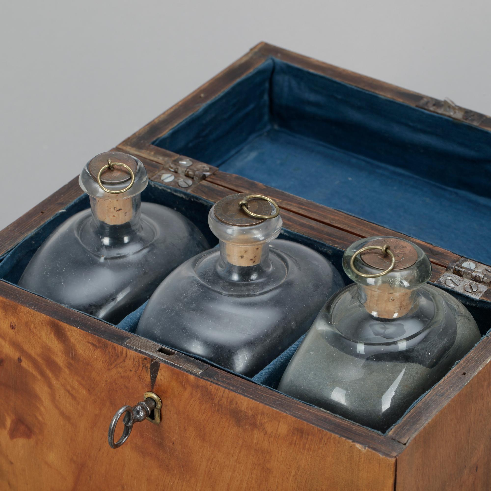 BRÄNNVINSSCHATULL, proveniens Esaias Tegner, omkring 1800.