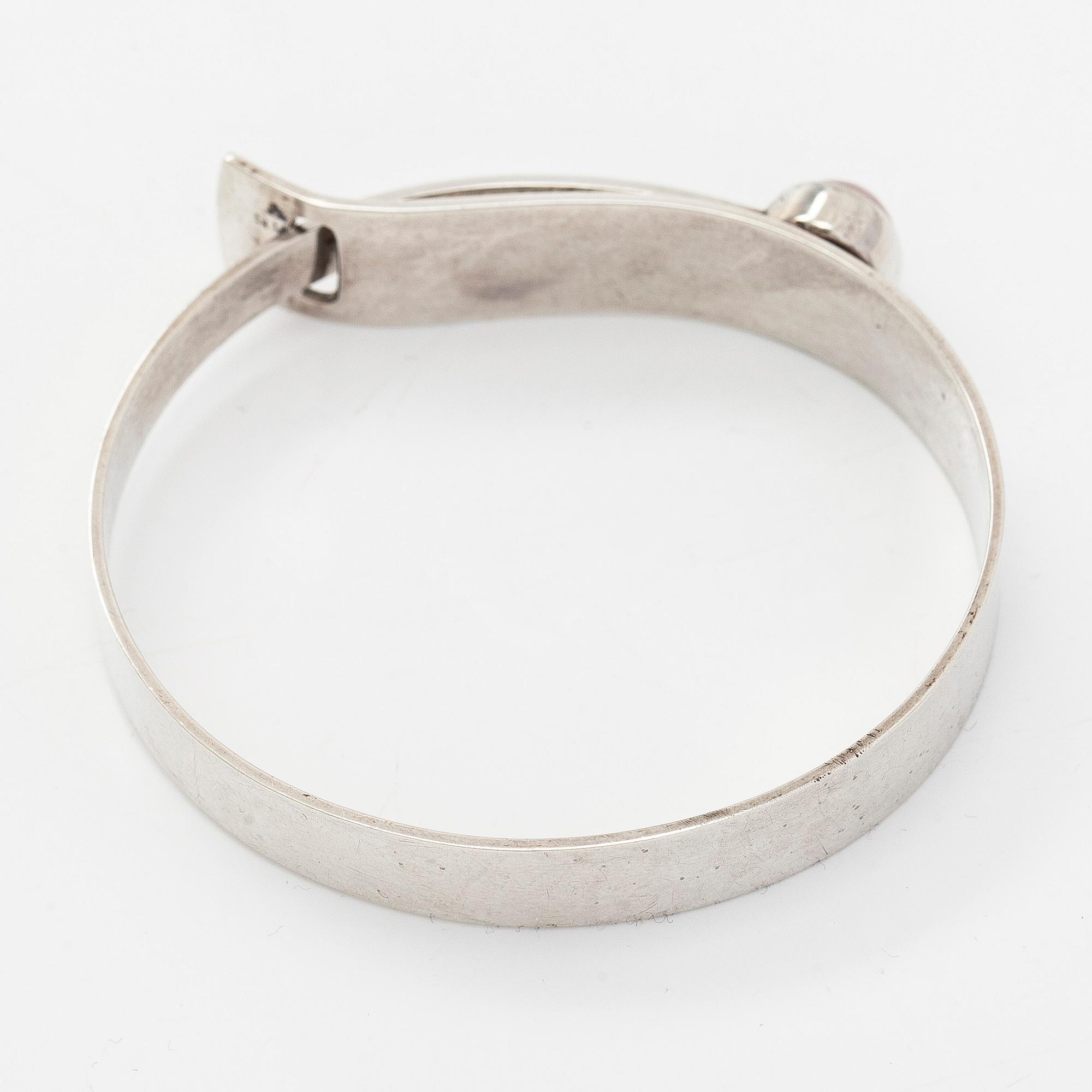Elis Kauppi, armring, rosenkvarts, silver, Kupittaan Kulta, Åbo 1959.
