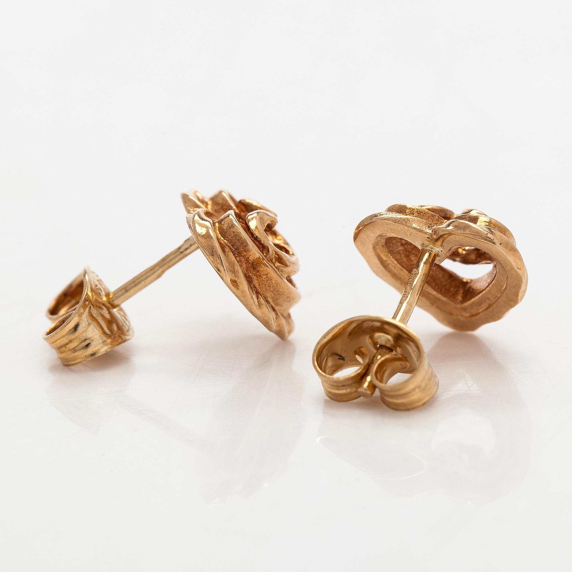 Kalevala Koru, earrings, “Talon sydän”, 14K gold.