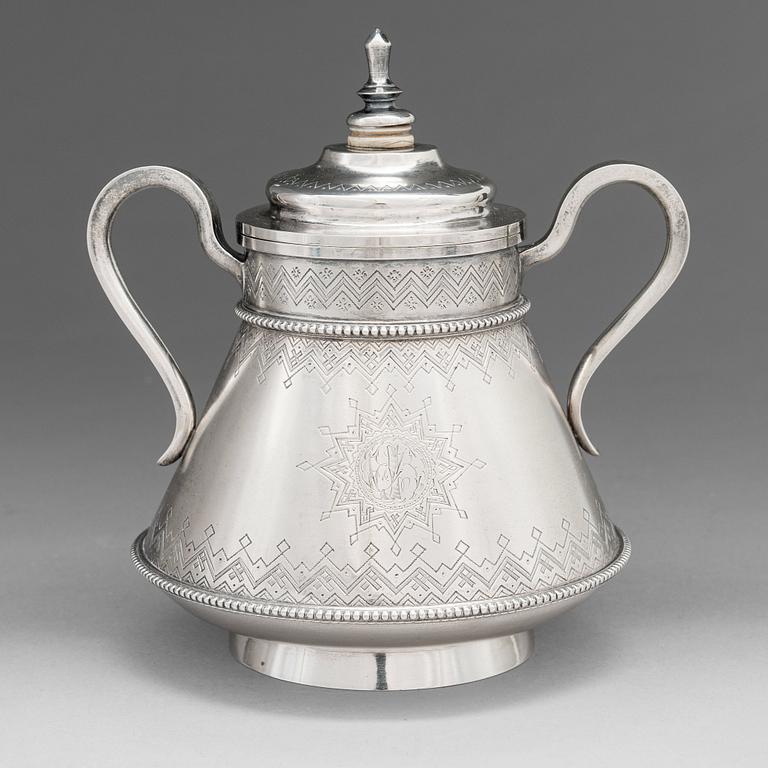 A Russian silver sugar bowl, maker's mark of Stefan Wäkevä, Saint Petersburg 1888.