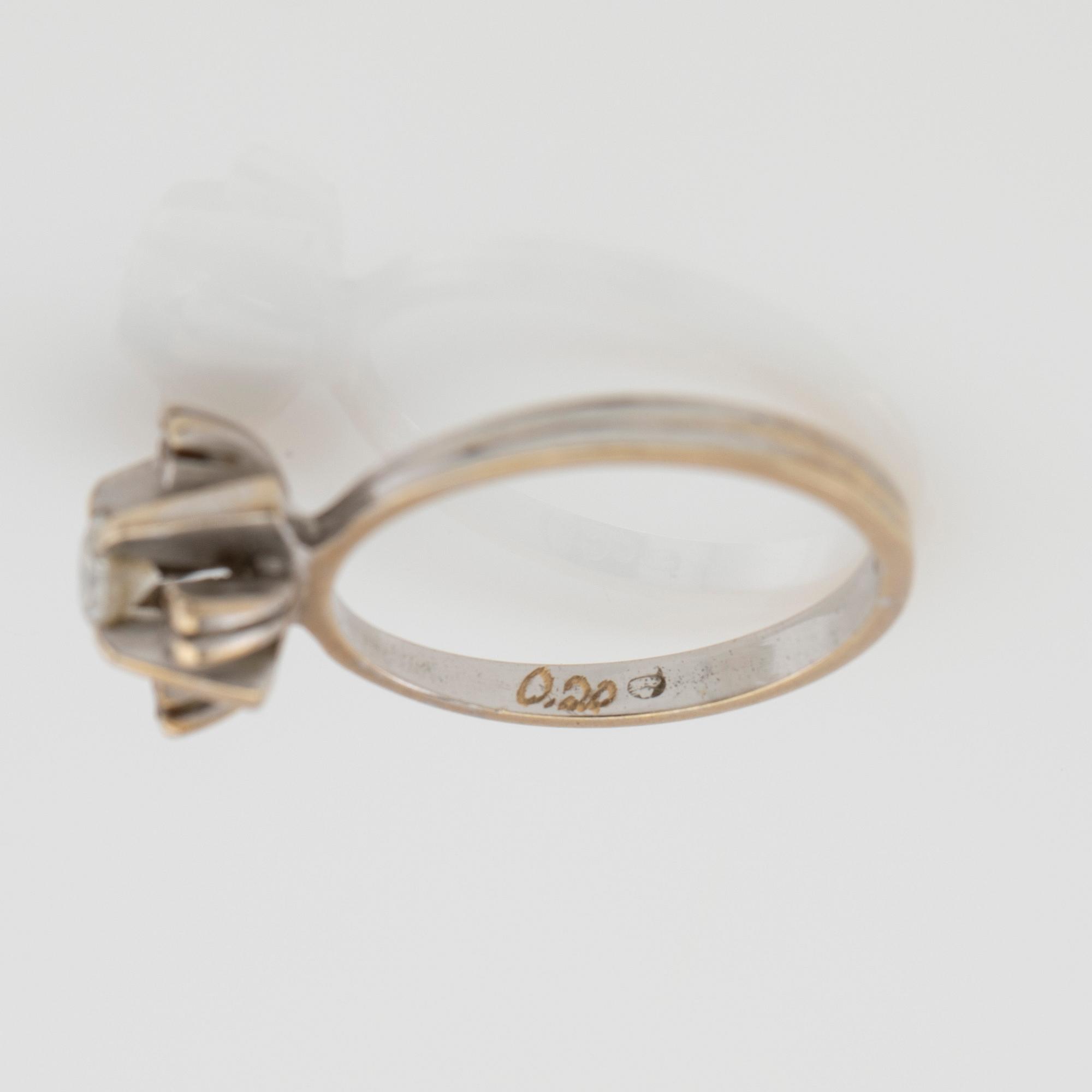 Ring, 18K vitguld med briljantslipade diamanter.