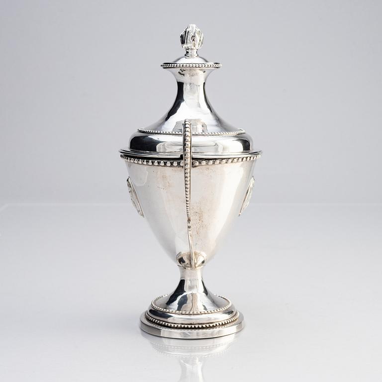 A Swedish 18th century Gustavian silver sugar bowl with lid, mark of Johan Malmstedt, Gothenburg 1792.