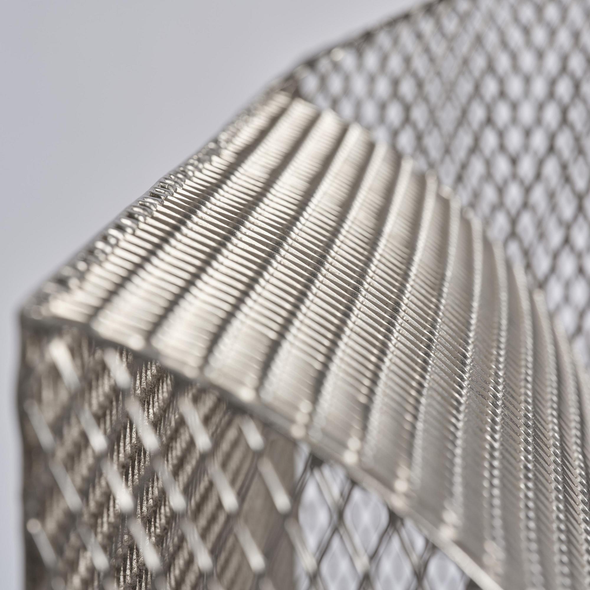 Shiro Kuramata, fåtölj, "How High the Moon", Vitra, 2003.