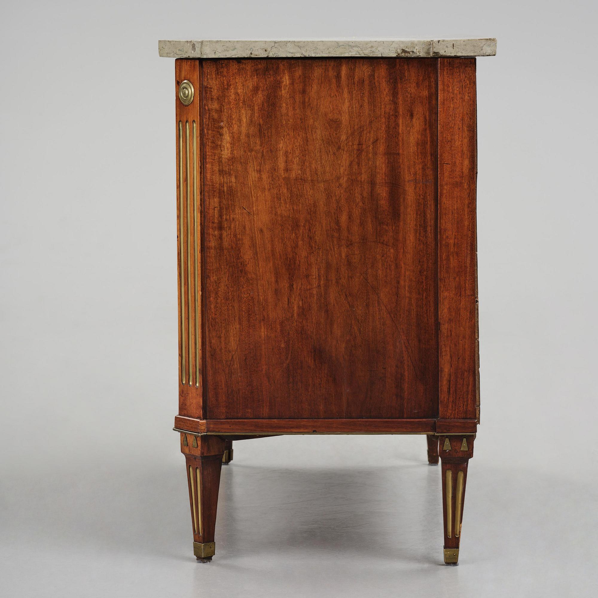 A late Gustavian commode.