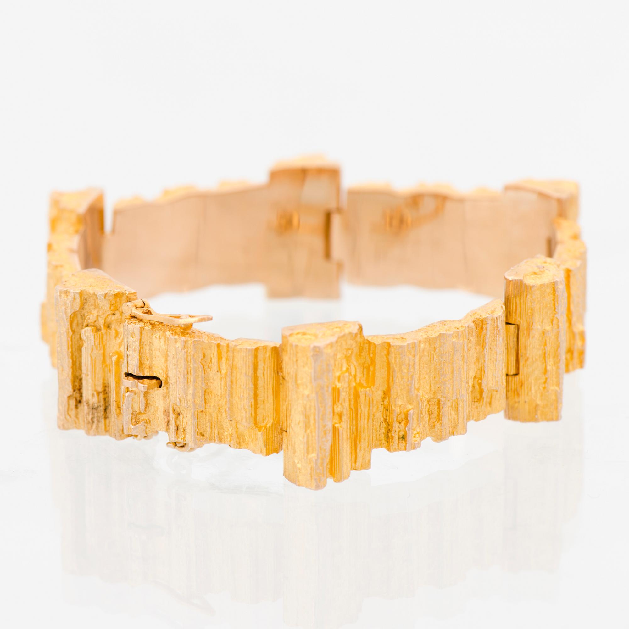 A BJÖRN WECKSTRÖM BRACELET, 'Mystica', 14K gold. Lapponia 1977.