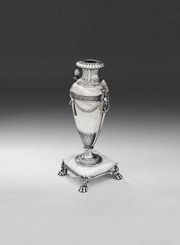 256. A FABERGÉ SILVER-MOUNTED MARBLE URN. ФАБЕРЖЕ МРАМОРНАЯ УРНА В СЕРЕБРЯНОЙ ОПРАВЕ.