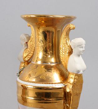 URNOR, ett par. Porslin, empirestil. 1900/2000-tal.