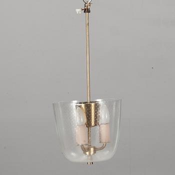 TAKLAMPA, mässing och glas, 1950/60-tal.